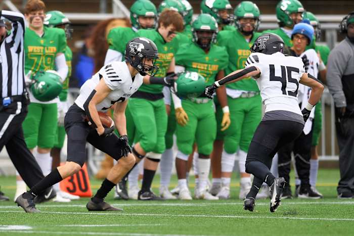 Tualatin.West-Linn.6A-football-semifinal.Leon-Neuschwander.10